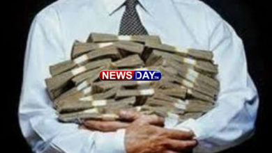 يختلس أموال