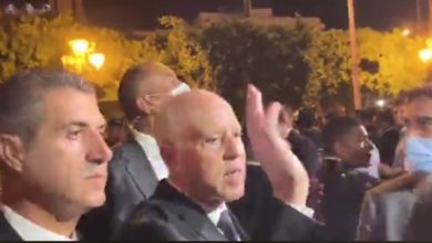 سعيد في شارع الحبيب بورقيبة