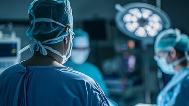 طبيبة-تنقل-عملية-جراحية-مباشرة-على-تيكتوك-موقف-عمادة-الأطباء-بالوسط-