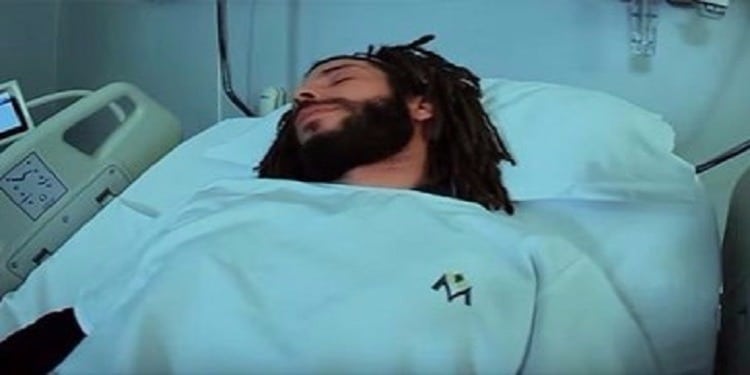 وفاة مغني الراب أحمد العبيدي المعروف بـ"كافون". kafon
