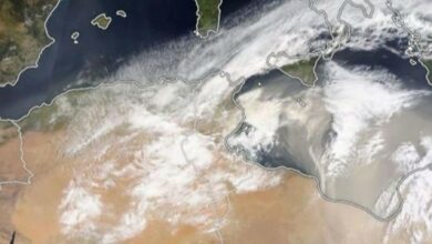 3 منخفضات جوية متتالية وأمواج قد تصل إلى 10 أمتار